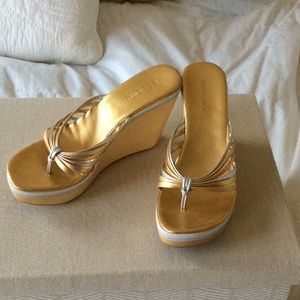 LIKE NEW-BCBC GIRLS WEDGE